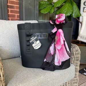YETI Camino 35 Black NWT